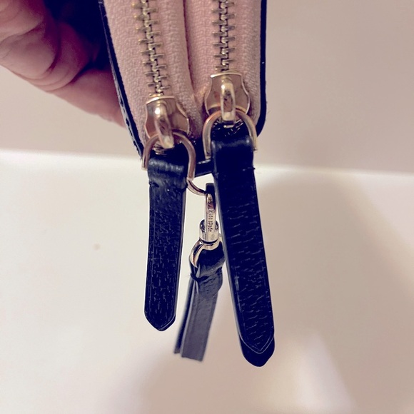 Large Carryall Zip-Around Leather Wristlet Wallet. Black and peach - Picture 16 of 16